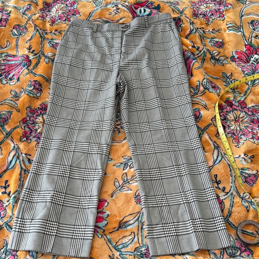 Ann Taylor Women’s Petite Kick Crop Gray Plaid Pants